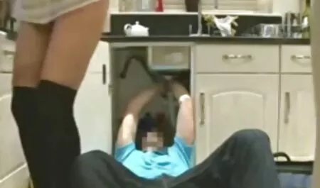 Thai xa mình trong coi phim set nhat phòng tắm và nam