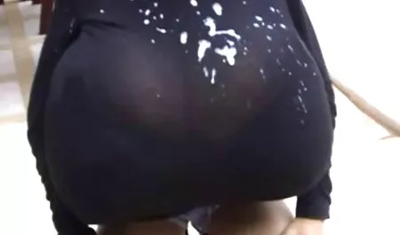 Các chàng trai đã đủ may mắn để mang đến cho giường phi set nhat ban này, da đen, chủ sở hữu của cái đệm.