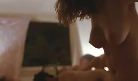 Vô tội, sự thổi mũi mình trên núm vú của bà phim set nhat ban moi ta và cô mũi
